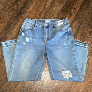 Kensie Relaxed Crop Boyfriend Jeans 8/29